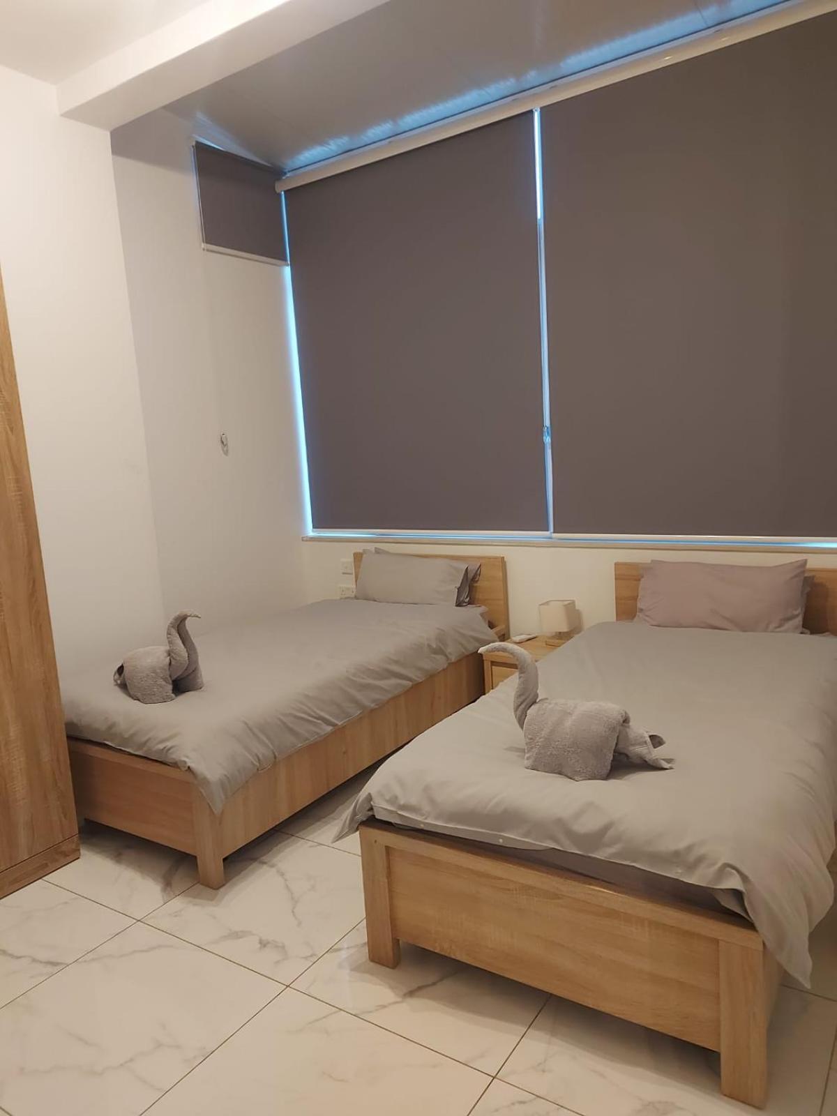 Central Apartment In Swieqi Is-Swieqi Esterno foto