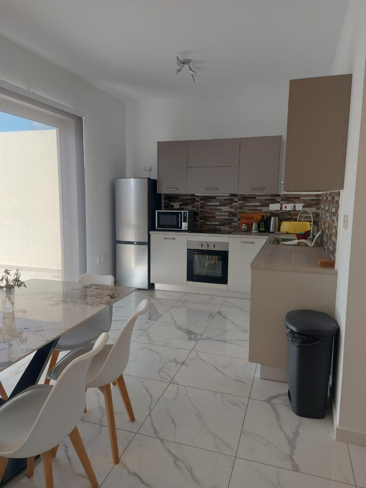 Central Apartment In Swieqi Is-Swieqi Esterno foto